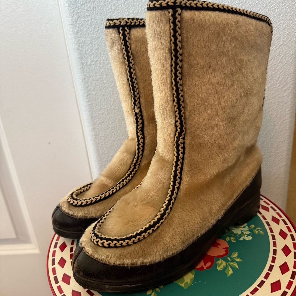 VINTAGE 70s Goorin apres ski ⛷️ Tan and Black  shearling lined faux fur Boots 9